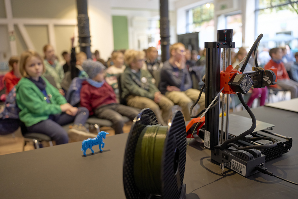 2024_11_22_-_KinderUNI_Zukunftswerkstatt_Vortrag_2